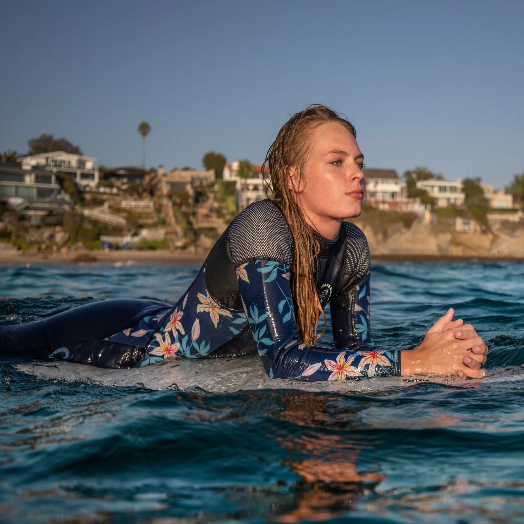 Alpha 3mm Women’s Wetsuit - Dark Floral