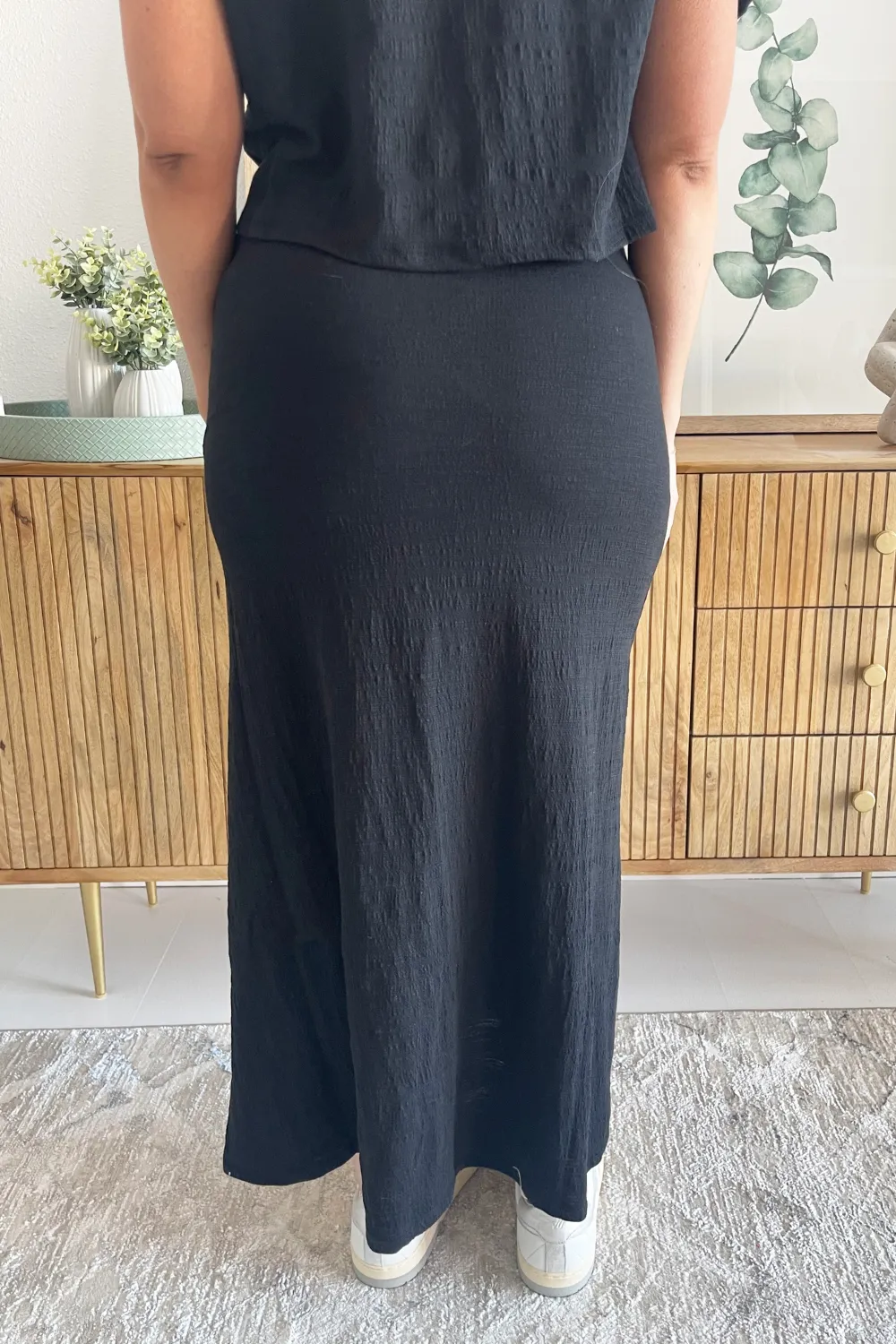 Delavine Textured Midi Skirt