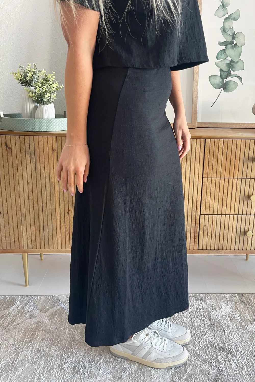 Delavine Textured Midi Skirt