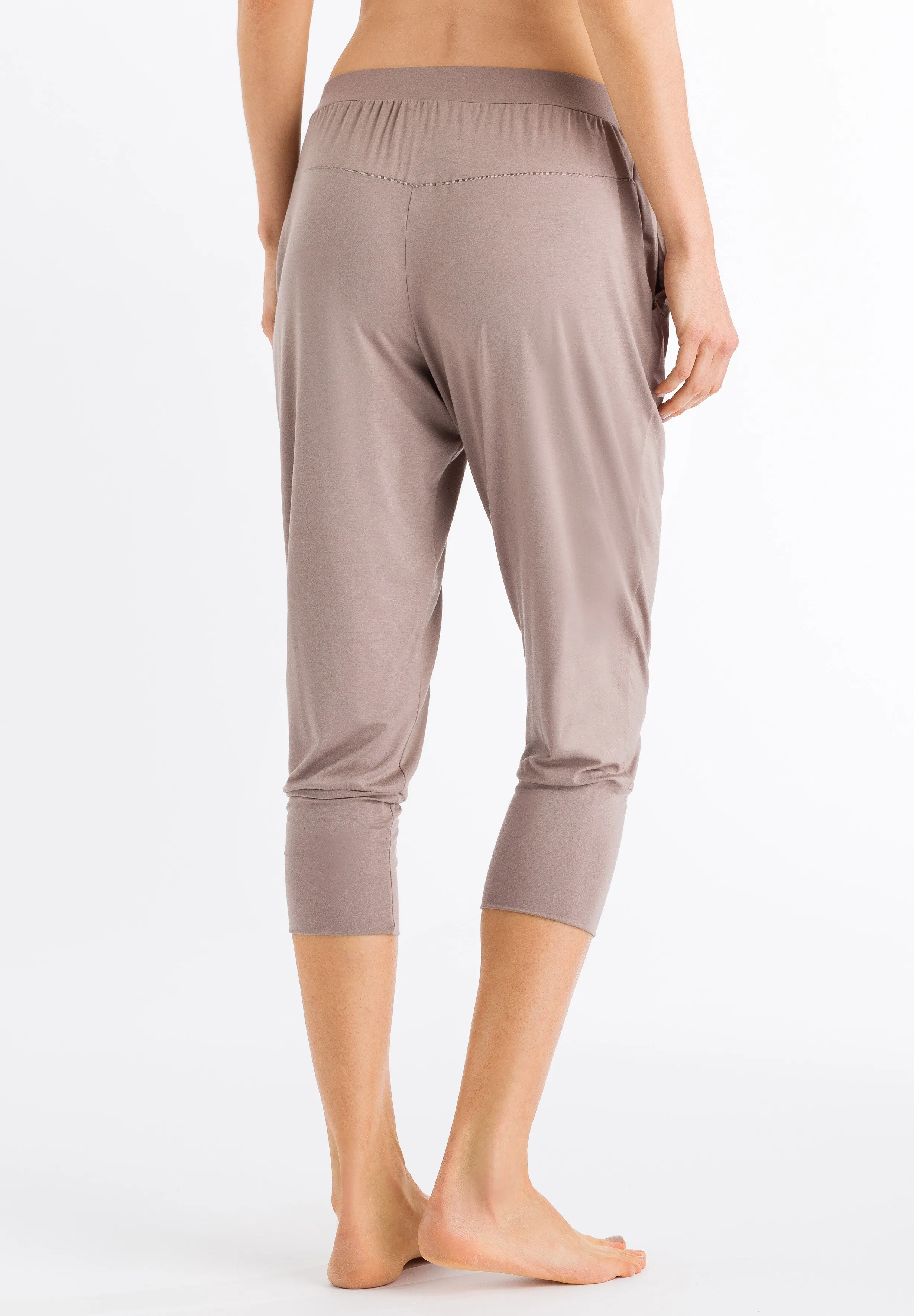 Hanro Yoga Pant Cropped Trousers in Taupe Grey